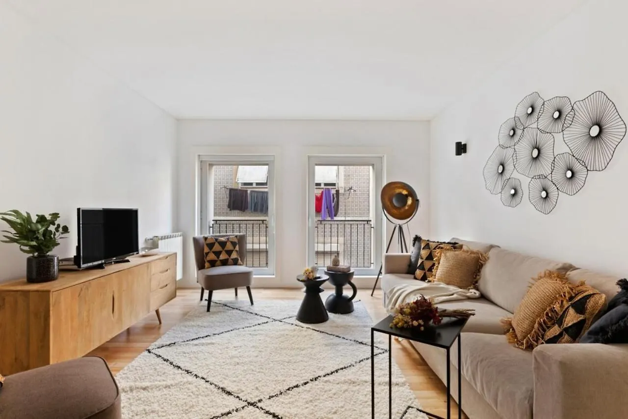 Beautiful 2 Bedroom Apartment In Bairro Alto Lisbon