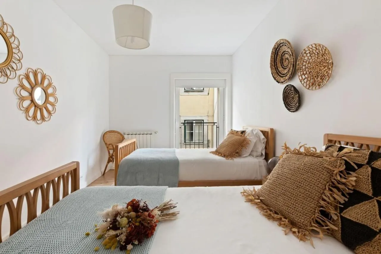 Beautiful 2 Bedroom Apartment In Bairro Alto Lisbon