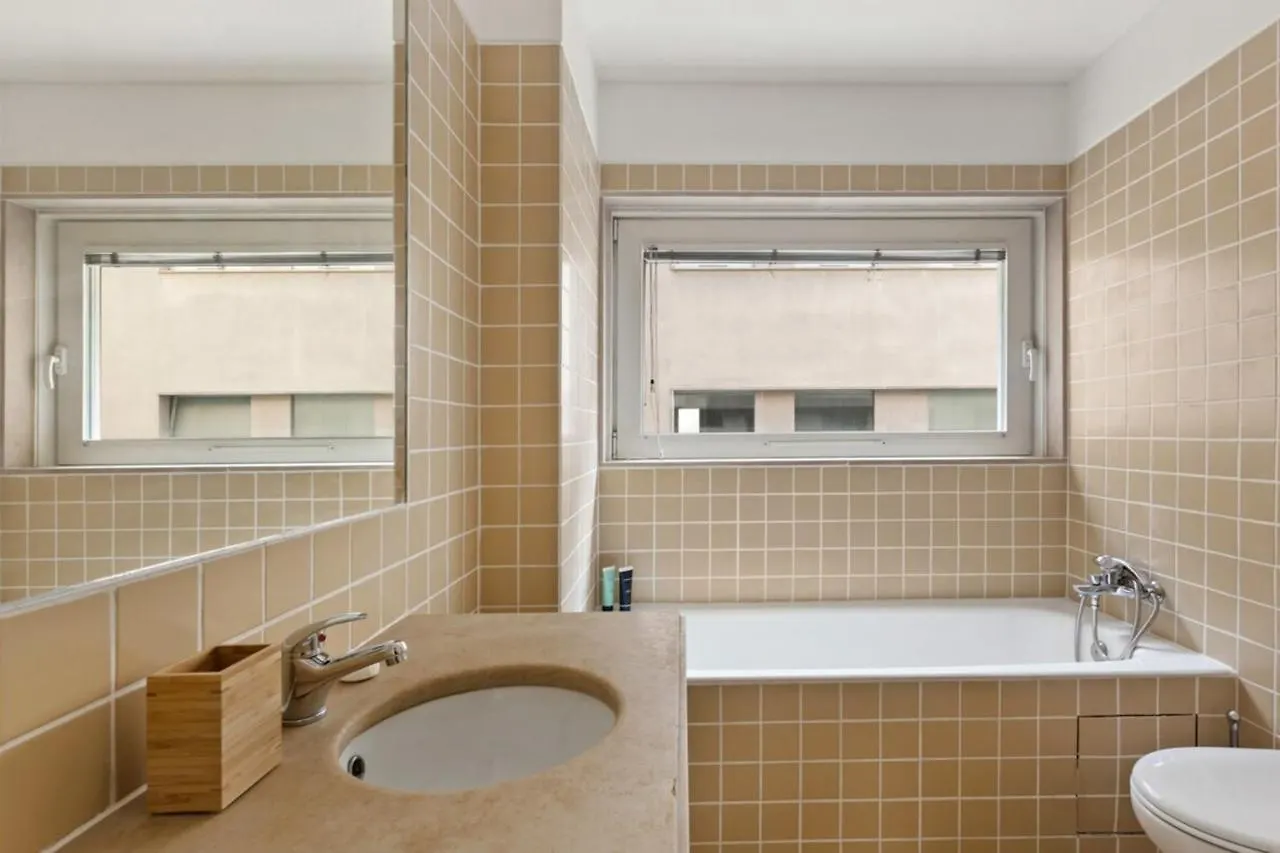 Beautiful 2 Bedroom Apartment In Bairro Alto Lisbon