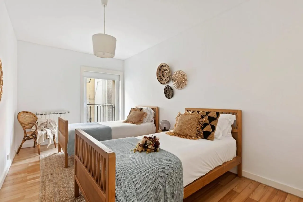 Beautiful 2 Bedroom Apartment In Bairro Alto Lisbon