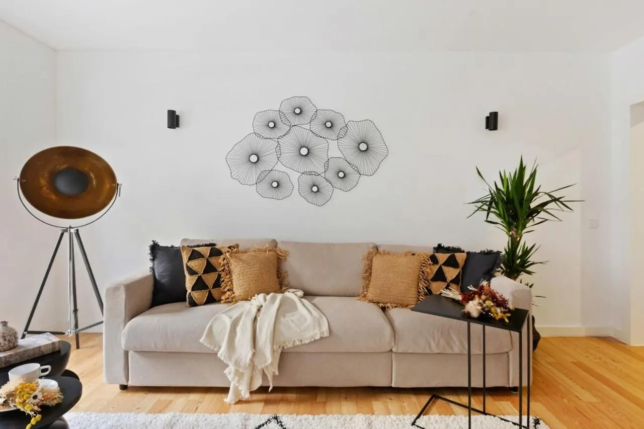 Beautiful 2 Bedroom Apartment In Bairro Alto Lisbon