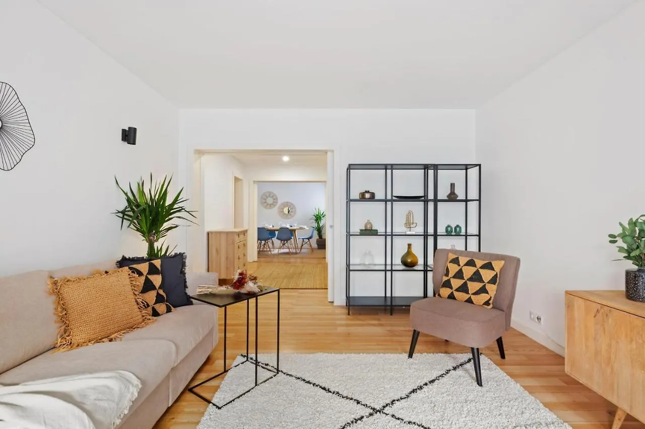 Beautiful 2 Bedroom Apartment In Bairro Alto Lisbon