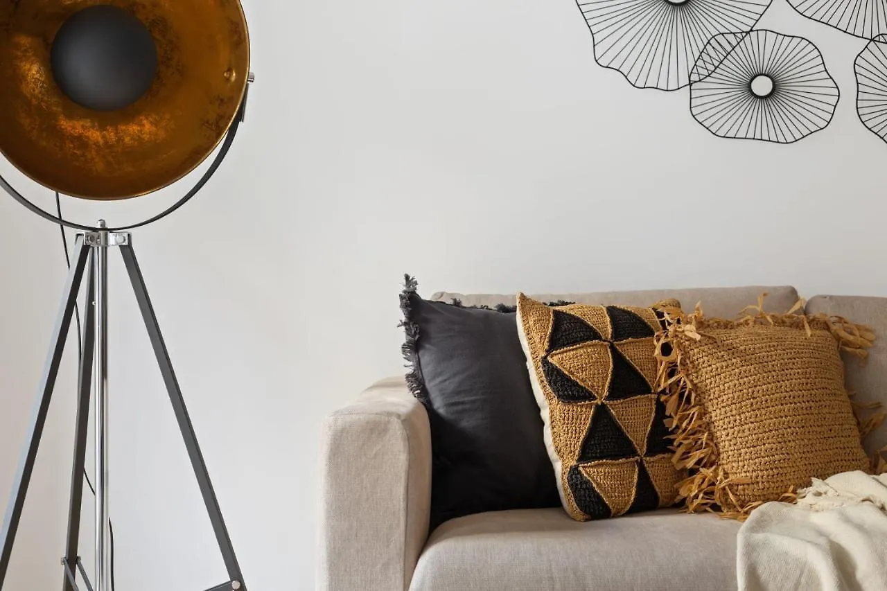 Beautiful 2 Bedroom Apartment In Bairro Alto Lisbon